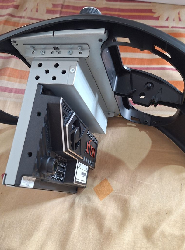 مانیتور۸ اینچ 8هسته ای فابریک شرکتی پژو 206 ولوم دار مدل T440 برند هلیکس